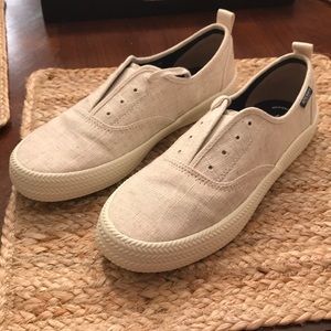 Brand new Sperry crest knot sneaker